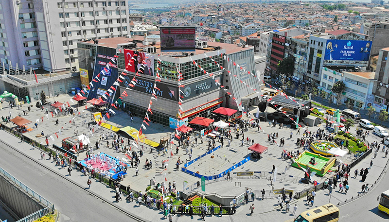 FESTİVAL COŞKUSU GAZİOSMANPAŞA'YI SARDI