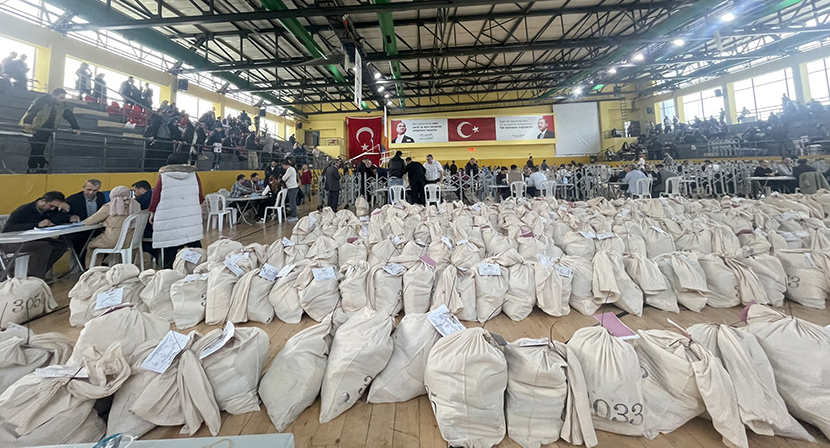 GOP'TA SEÇİM GERGİNLİĞİ