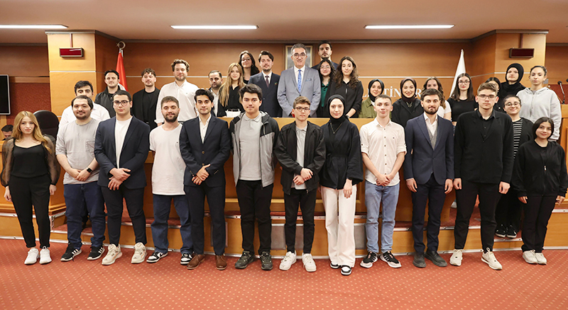 MUTLU, GENÇLİK MECLİSİ’NDE 