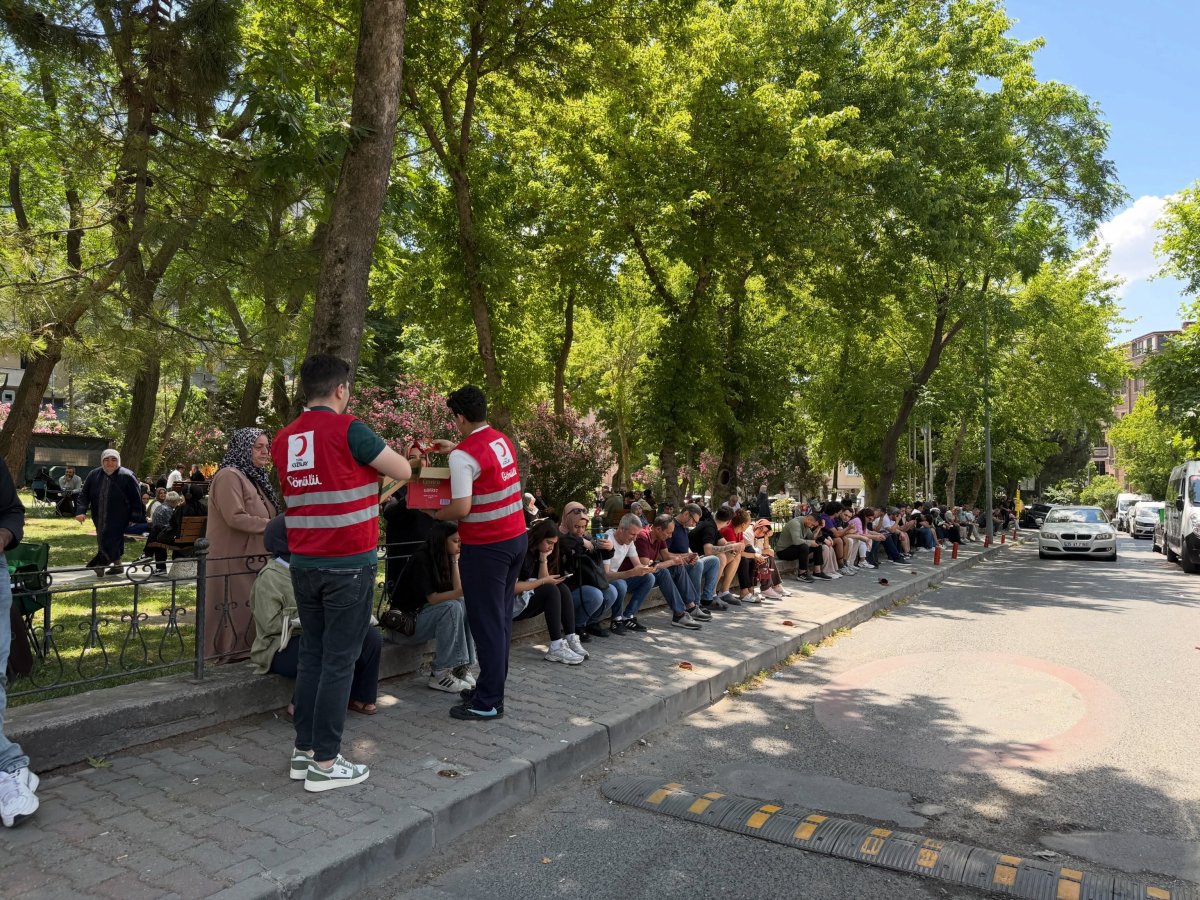 Kızılay Bayrampaşa, AYT heyecanında da gençleri yalnız bırakmadı