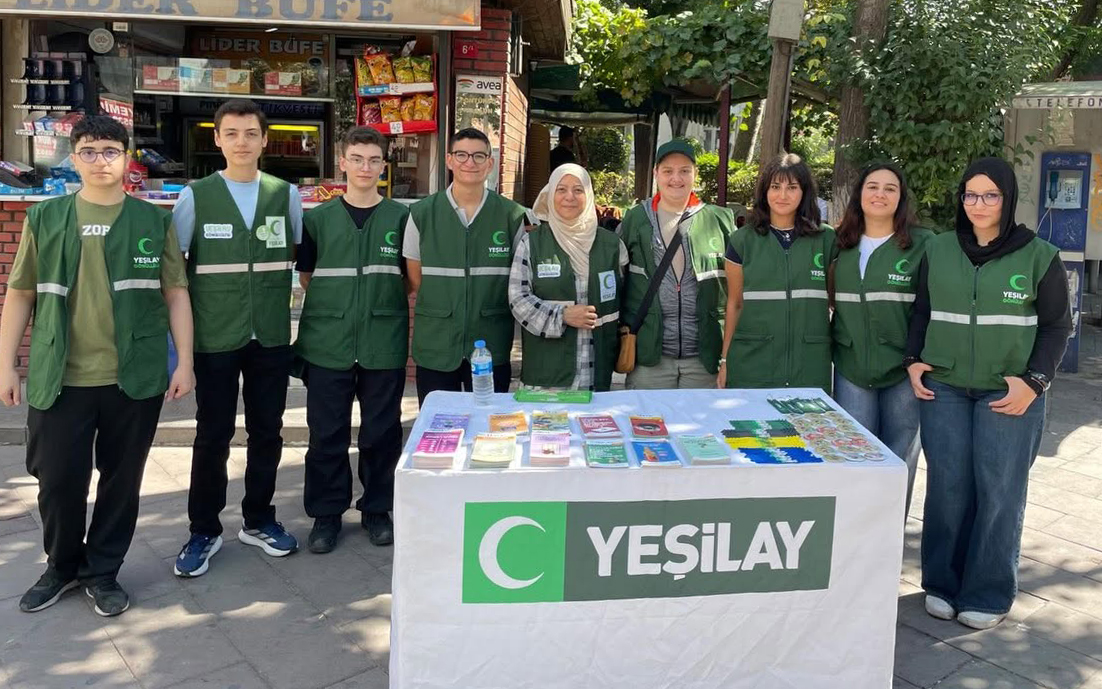 Yeşilay'dan Demirkapı Caddesi'nde farkındalık çalışması