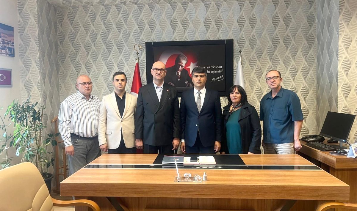 CHP Bayrampaşa'dan İlçe Milli Eğitim Müdürüne hayırlı olsun ziyareti