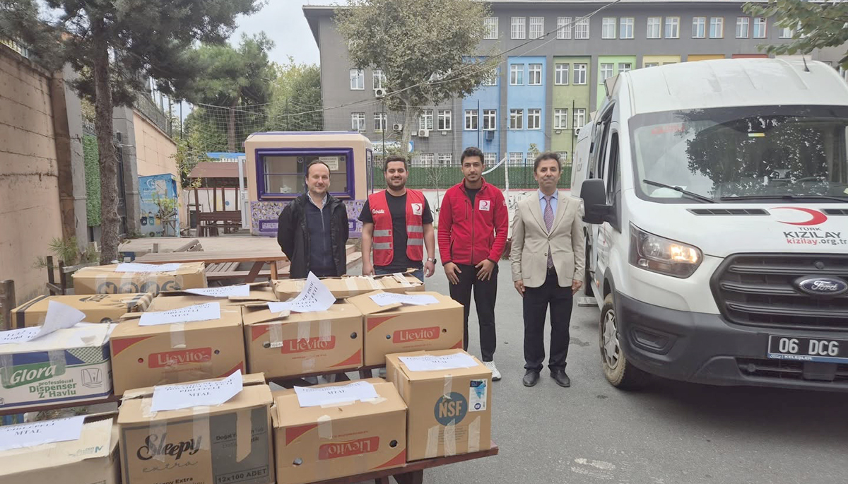 Öğrencilerden Kızılay’a el emeği kış desteği