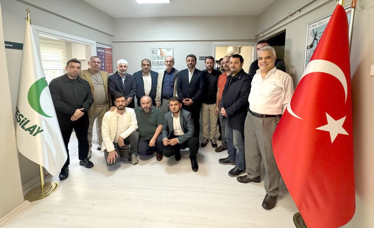 EDEP’ten Yeşilay Bayrampaşa’ya hayırlı olsun ziyareti